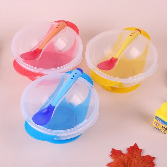 Assiette bébé  ventouse avec 3 couleurs