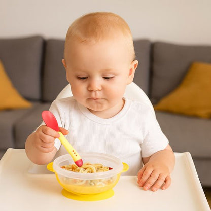 Assiette bébé  ventouse sur chaise haute