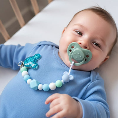 attache tetine Clips bleu perle tetine bouche bebe souries