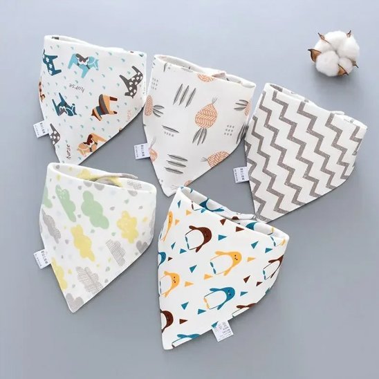 Bavoir bandana avec 5 motifs