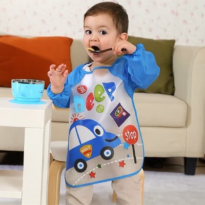 Bavoir bébé bleu avec motif voiture