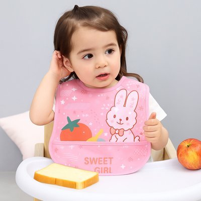Bavoir bébé rose avec motif