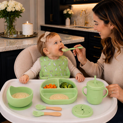 bebe mange avec un coffret repas bebe couleur vert