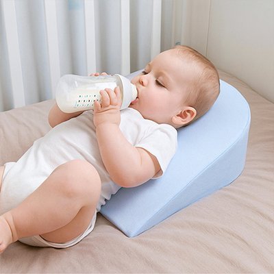 bébé sur un Plan incliné bébé