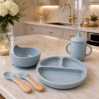 Coffret repas couleur bleu sur table