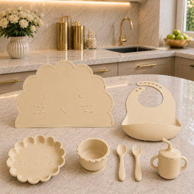 Coffret repas sur table beige