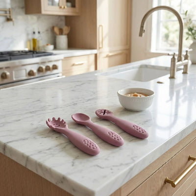 cuillère bébé dans la cuisine