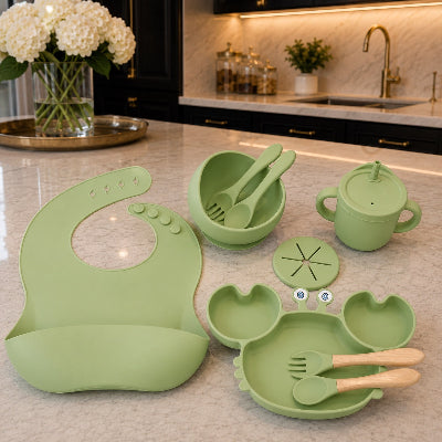 Un coffret repas bébé vert