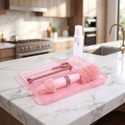 un goupillon biberon couleur rose